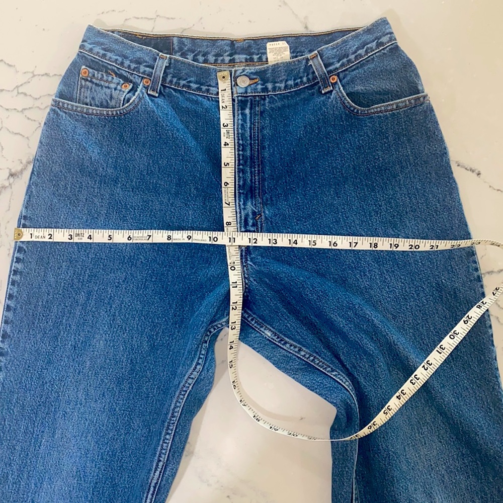 Vintage Levi’s 550 Relaxed Fit Tapered Leg Jeans - Picture 4 of 7